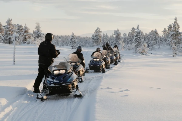 Snowmobile tour Kirkenes wilderness
